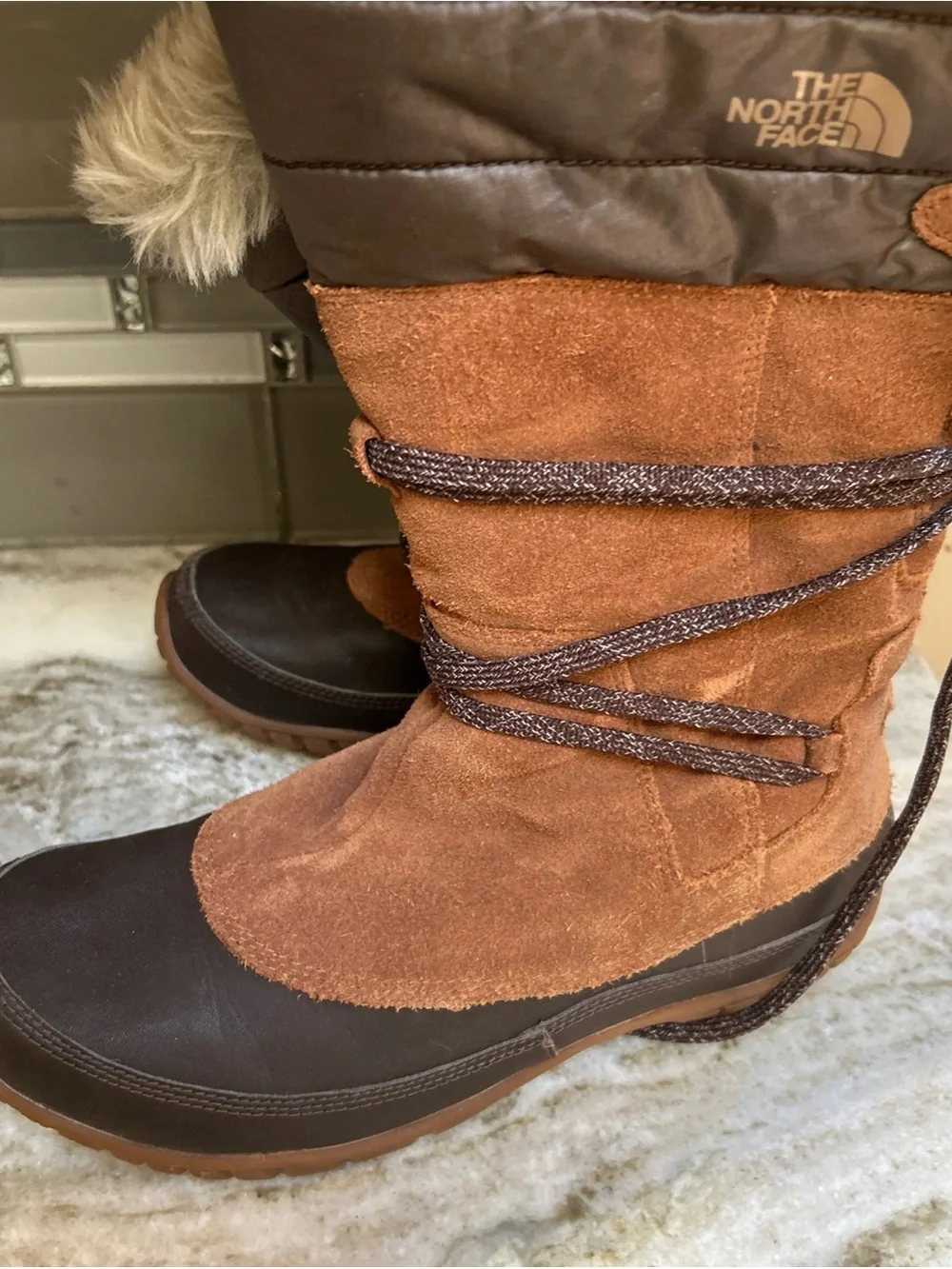 THE NORTH FACE Primaloft 200 Gram Insulation Womens Winter Boots Sz 9 Suede/FUR